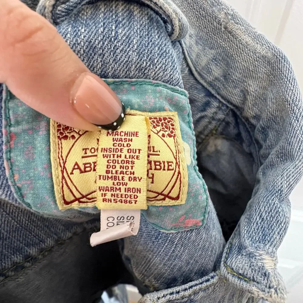 Abercrombie & Fitch Denim Jacket Distressed Vintage Y2K Light Wash Women's L - Picture 9 of 10